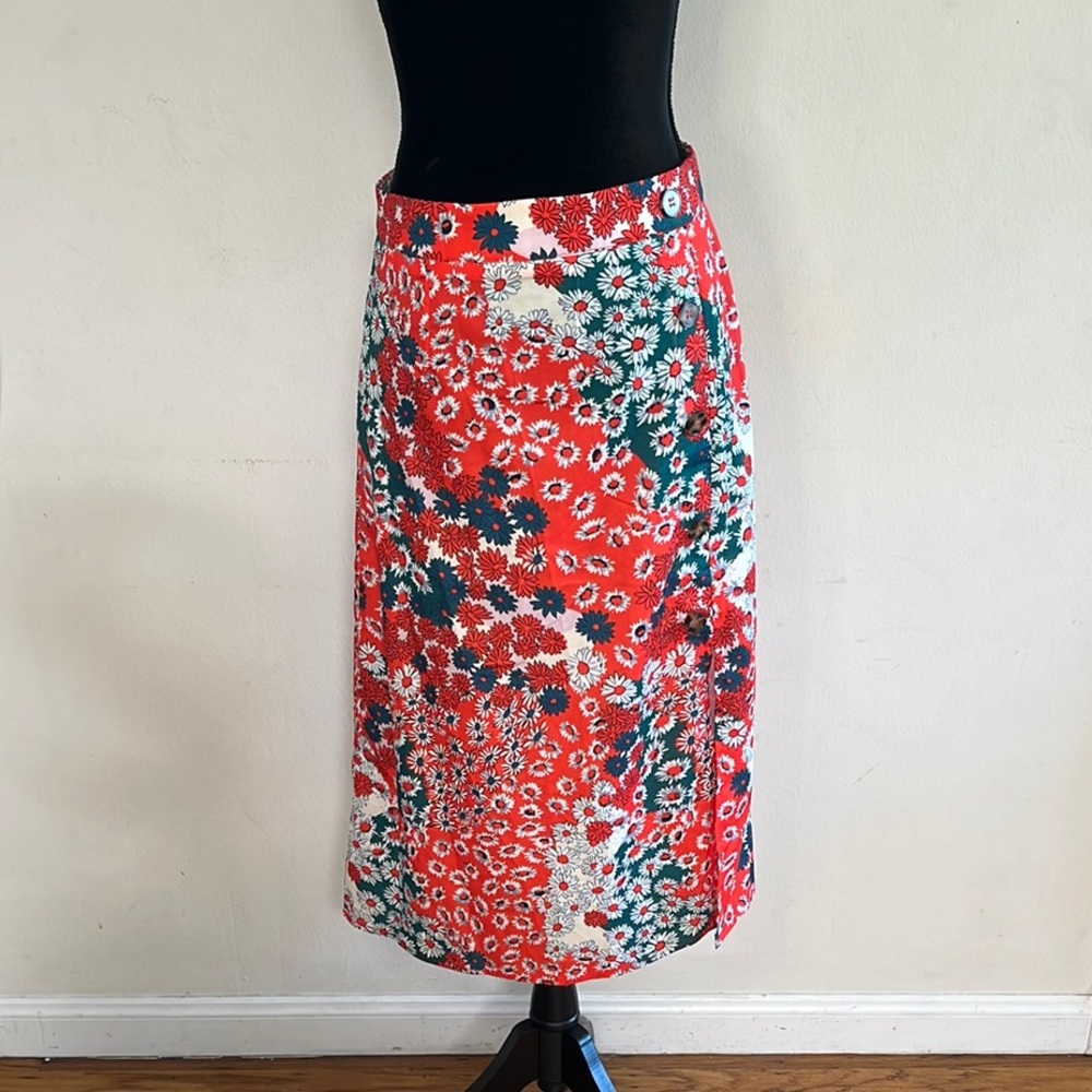 Chic Red and Green Midi Skirt with Elegant Floral Design